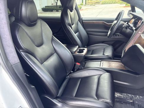 Used 2020 Tesla Model X Long Range image 20