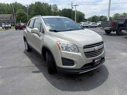 Used 2016 Chevrolet Trax LT AWD/4WD image 3