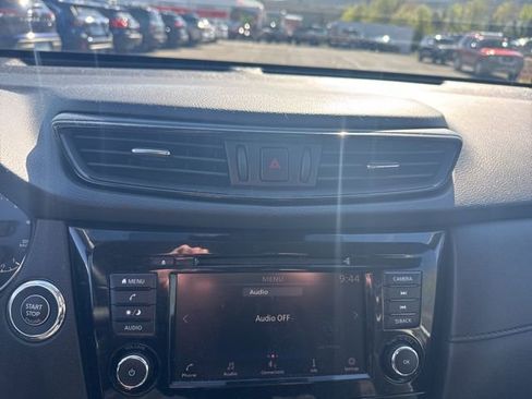 Used 2020 Nissan Rogue SV AWD/4WD image 14