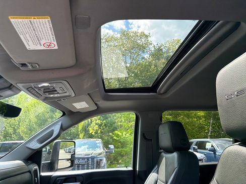 Certified 2021 GMC Sierra 3500 Denali w/ Denali Ultimate Package AWD/4WD image 23