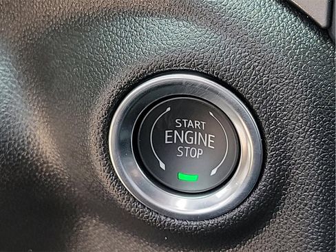 Used 2025 Chevrolet Silverado 1500 Custom image 25