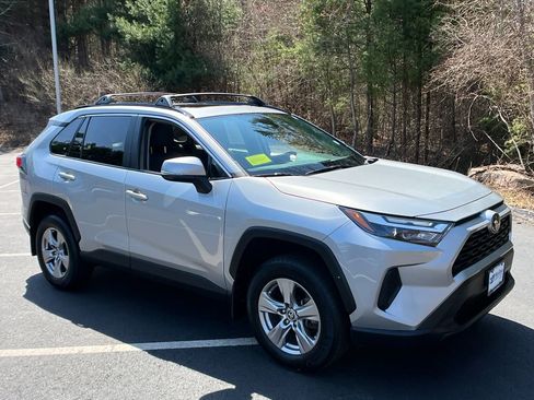 Used 2023 Toyota RAV4 XLE w/ Convenience Package image 7