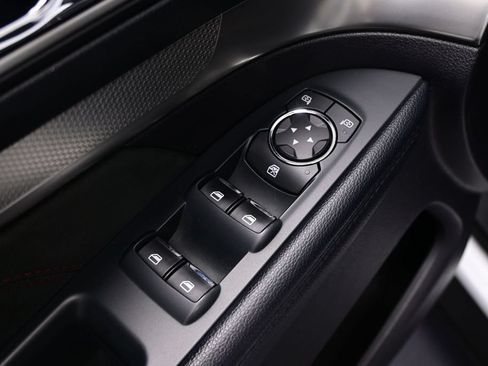 Used 2022 Toyota Venza XLE AWD/4WD image 16