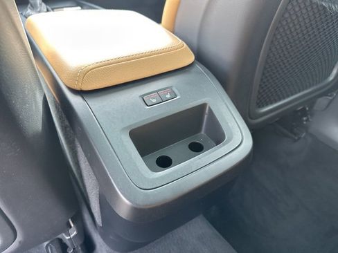 Used 2020 Volvo XC60 T5 Momentum w/ Protection Package Premier image 13