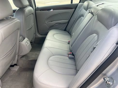 Used 2007 Buick Lucerne CXL w/ Luxury Package FWD image 14
