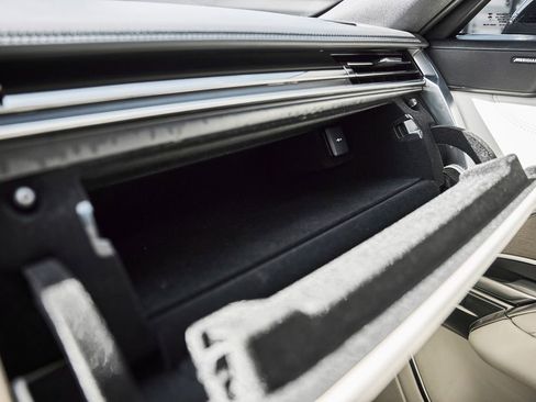 Used 2024 Land Rover Range Rover Long Wheelbase SE image 78