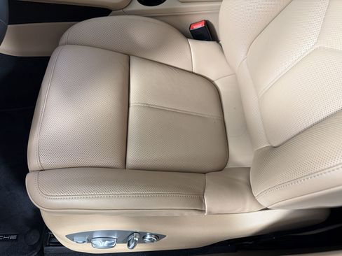 Certified 2026 Porsche Macan AWD/4WD image 14
