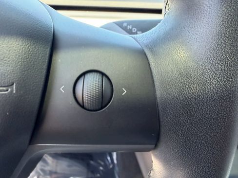 Used 2020 Tesla Model Y Long Range AWD/4WD image 36