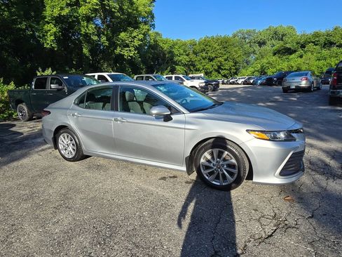 Used 2023 Toyota Camry LE w/ Convenience Package FWD image 10