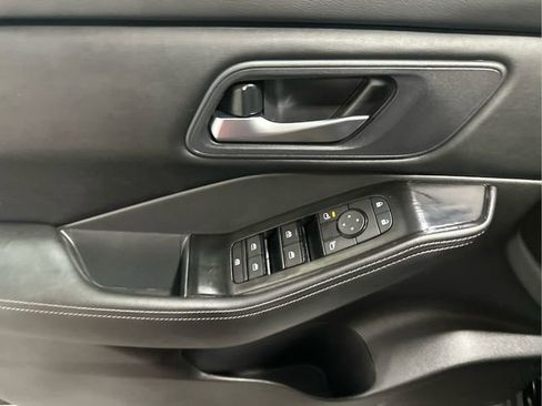 Certified 2024 Nissan Rogue SV AWD/4WD image 9