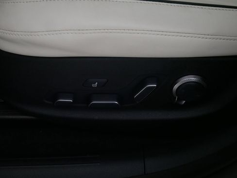 Used 2023 Genesis G80 image 20