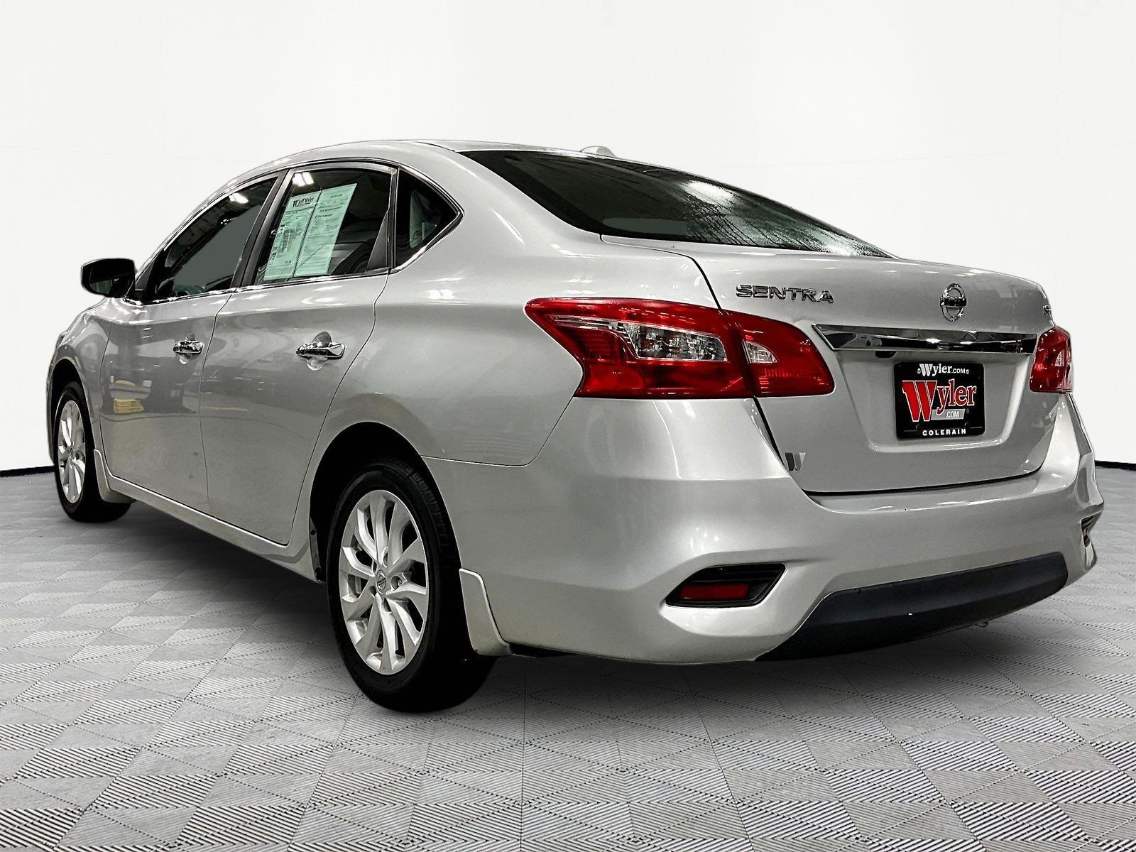 Used 2018 Nissan Sentra SV FWD image 4