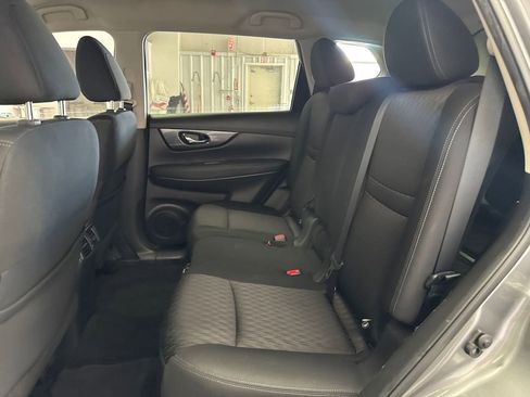 Used 2020 Nissan Rogue SV AWD/4WD image 18