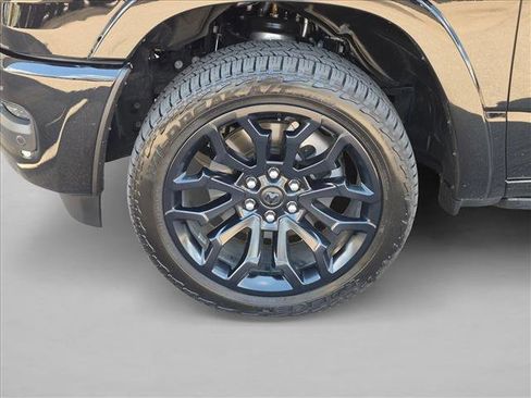 Used 2025 RAM 1500 Limited AWD/4WD image 9