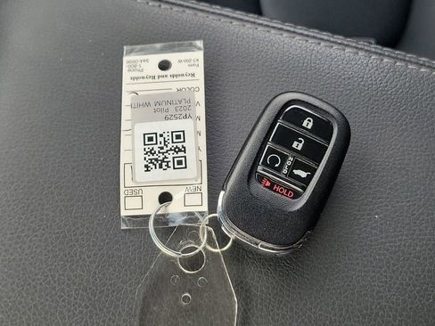 Used 2023 Honda Pilot Touring image 38