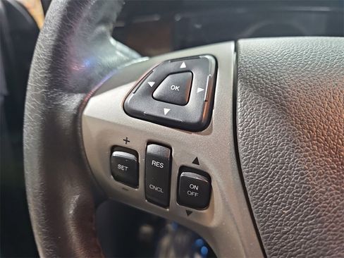 Used 2016 Ford Taurus Limited image 21