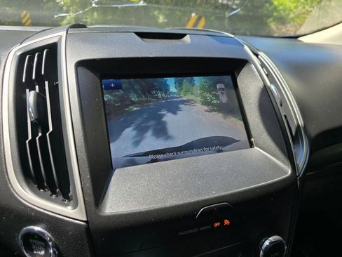 Used 2020 Ford Edge SEL FWD image 31