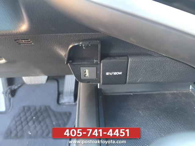 Used 2023 Toyota Camry SE FWD image 19