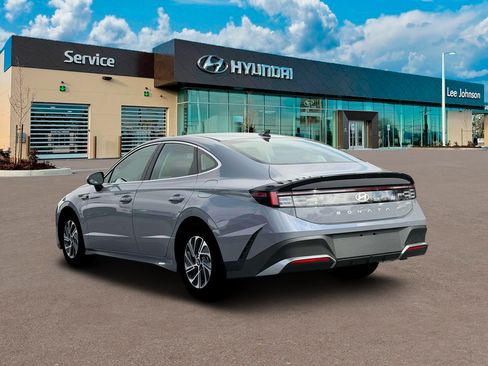 New 2026 Hyundai Sonata Blue FWD image 5
