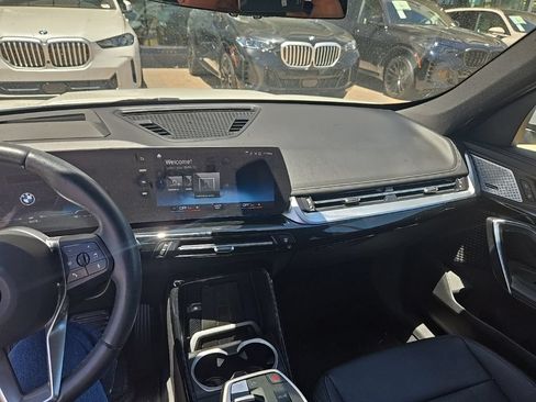 Used 2023 BMW X1 xDrive28i w/ Premium Package AWD/4WD image 9