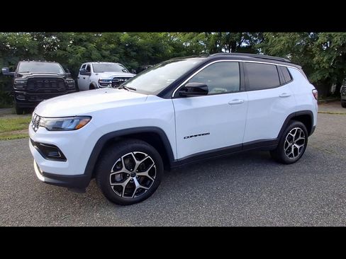 Certified 2025 Jeep Compass Limited AWD/4WD image 4