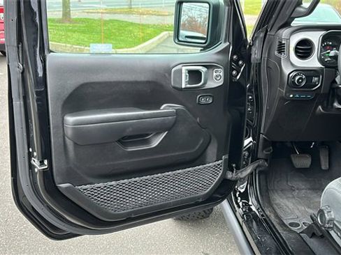 Used 2024 Jeep Wrangler Unlimited image 8