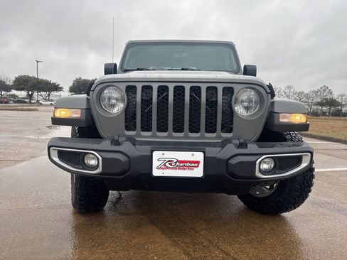 Used 2021 Jeep Gladiator Sport image 10