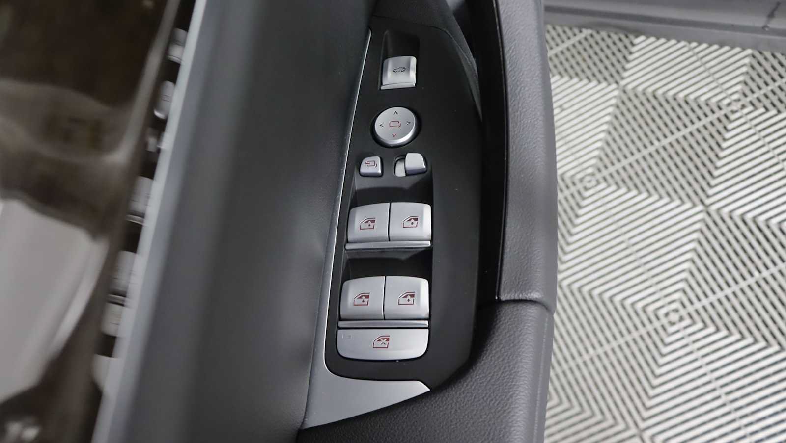 Used 2024 BMW X3 xDrive30i w/ Convenience Package AWD/4WD image 17