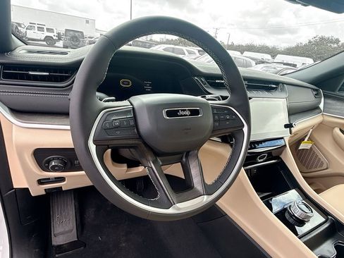 New 2026 Jeep Grand Cherokee L Limited RWD image 11