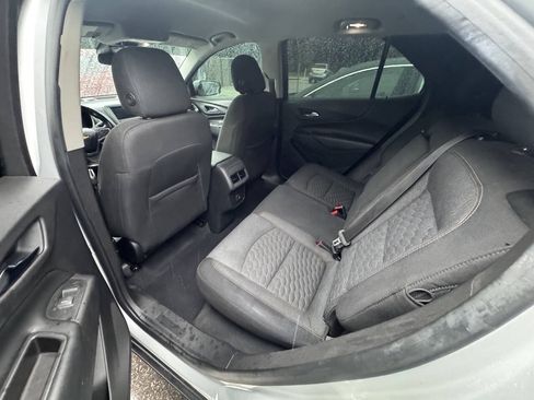 Used 2019 Chevrolet Equinox LT w/ Driver Convenience Package AWD/4WD image 8