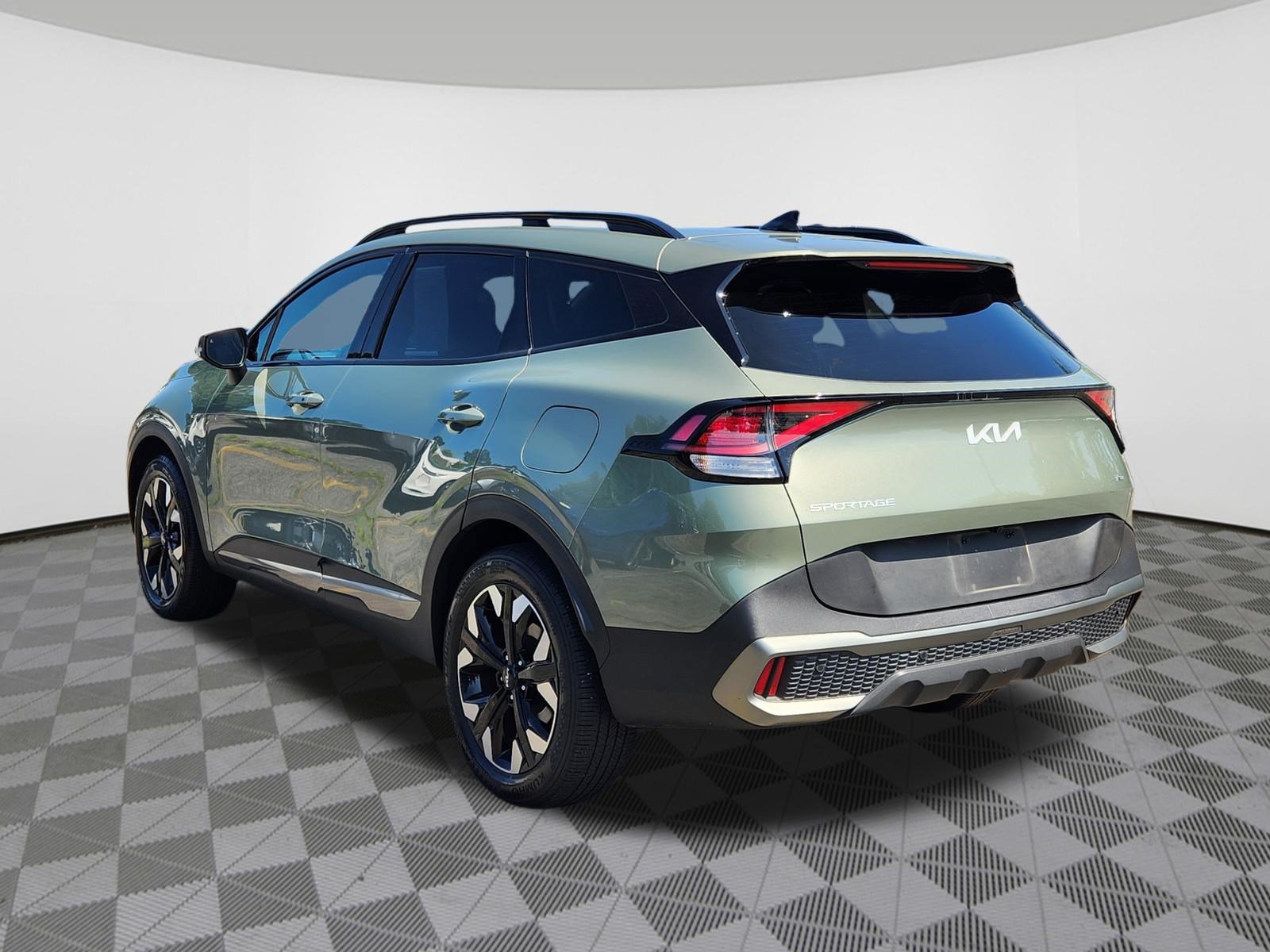 Used 2024 Kia Sportage X-Line w/ X-Line Premium Package AWD/4WD image 3