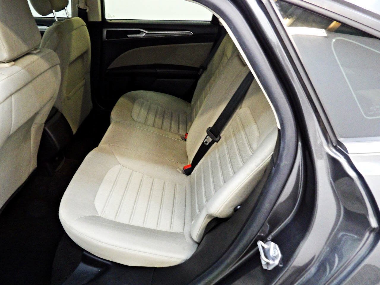 Used 2020 Ford Fusion S FWD image 10