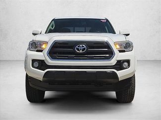 Used 2017 Toyota Tacoma SR5 AWD/4WD video 2