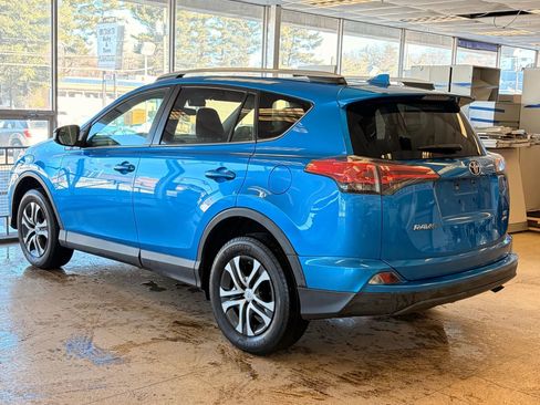 Used 2016 Toyota RAV4 LE image 9