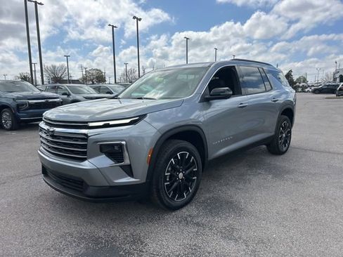 New 2026 Chevrolet Traverse LT w/ Sun and Wheel Package image 7