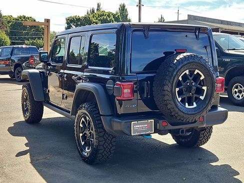 Used 2024 Jeep Wrangler Unlimited Rubicon 4xe w/ Technology Group AWD/4WD image 5