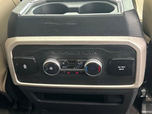 Used 2023 Ford Expedition Limited image 30