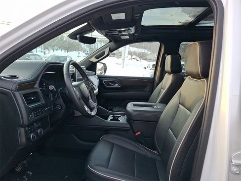 Used 2022 Chevrolet Tahoe Premier image 3