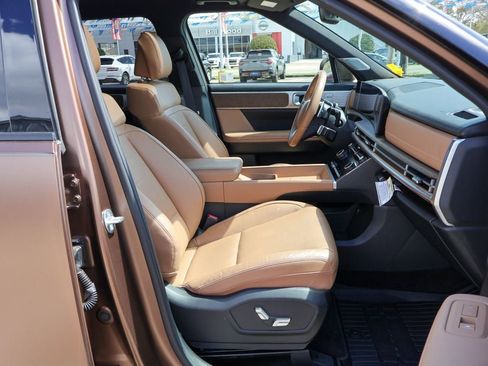 Used 2025 Hyundai Santa Fe Limited image 8