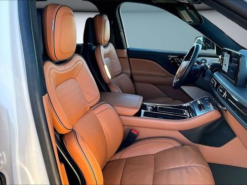 Used 2025 Lincoln Aviator Black Label w/ Black Label Special Edition AWD/4WD image 29