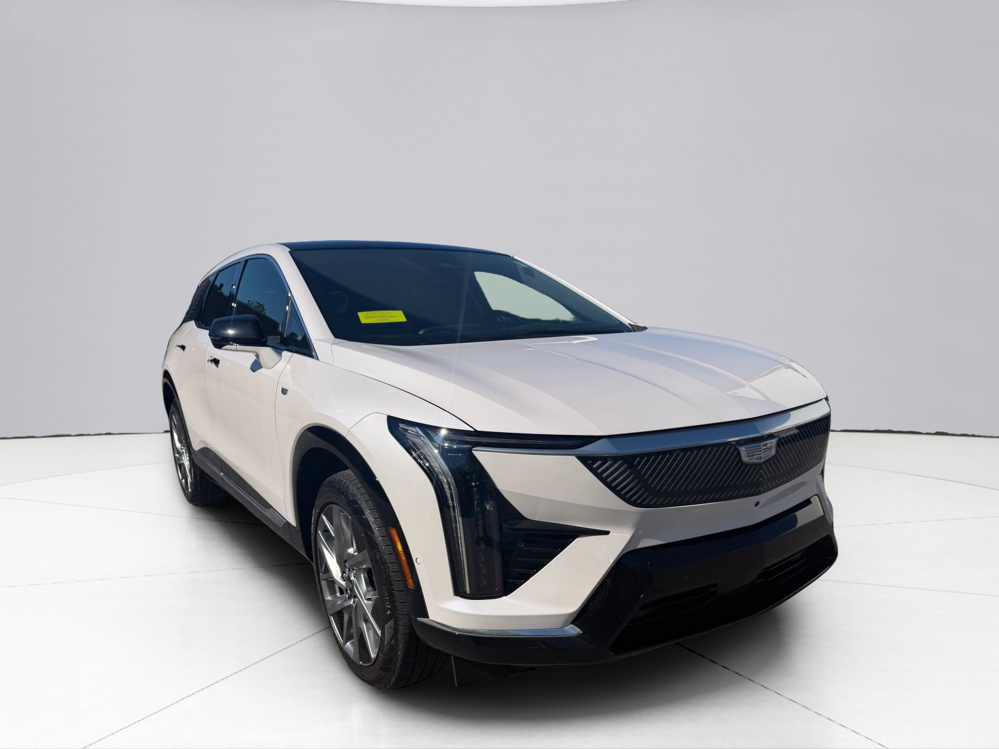 Used 2025 Cadillac Optiq Luxury 2 w/ LPO, Floor Liner Package AWD/4WD image 8