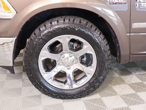 Used 2018 RAM 1500 Laramie w/ Convenience Group AWD/4WD image 17