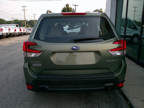 Used 2021 Subaru Forester AWD/4WD image 6
