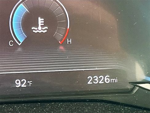 Used 2025 Genesis G70 2.5T image 12