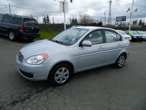 Used 2011 Hyundai Accent GLS image 4