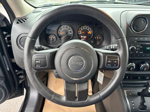 Used 2015 Jeep Patriot High Altitude AWD/4WD image 12