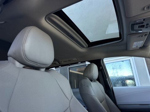 New 2026 Toyota Sienna XLE image 17