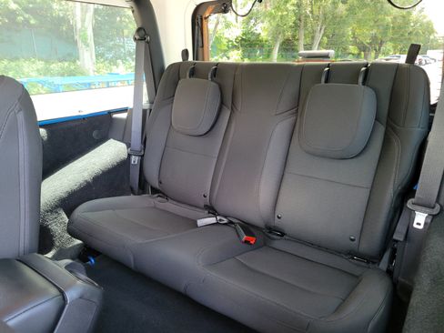 Used 2022 Jeep Wrangler Sport AWD/4WD image 28