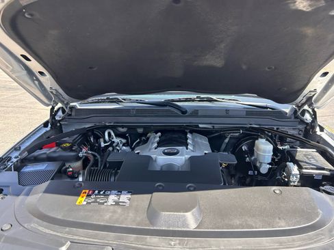 Used 2019 Cadillac Escalade Premium Luxury AWD/4WD image 36