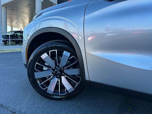 New 2026 Mitsubishi Outlander SE image 12